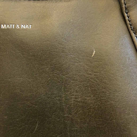 Matt & Natt tote bag, Vegan Leather, in army green. Discontinued at store. - Picture 2 of 11